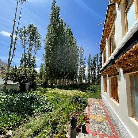 Tongspon Inn Leh Buitenkant foto
