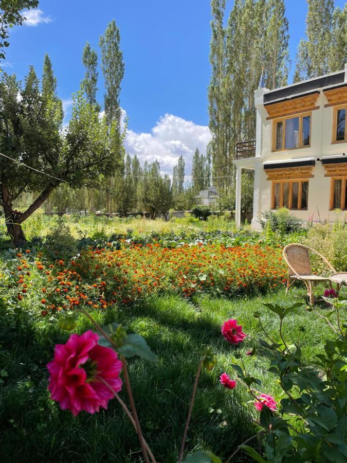 Tongspon Inn Leh Buitenkant foto